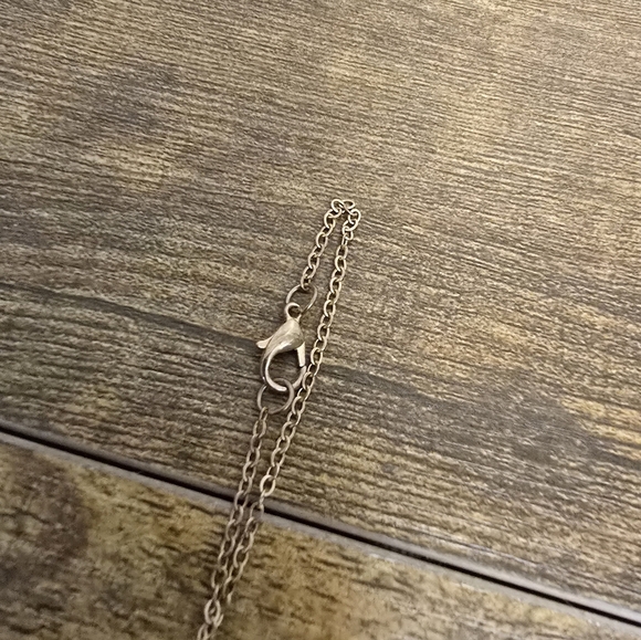 Gold Tone Mama Heart Pendant Necklace - Picture 4 of 7